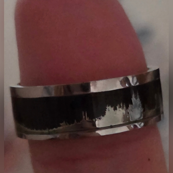 Men's Black and Silver Ring - Picture 4 of 6